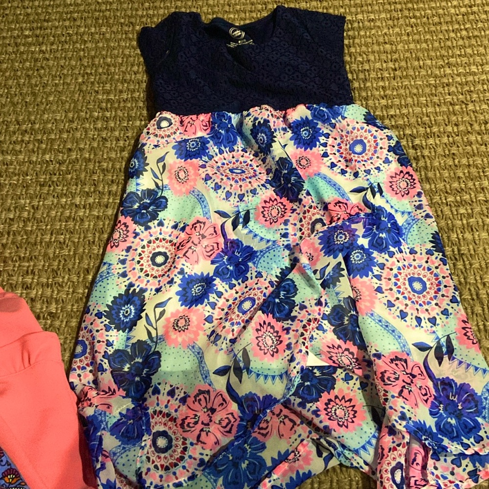 All dresses are for sale as a bundle. Minimum purchase is 3 dresses. Size 7/8